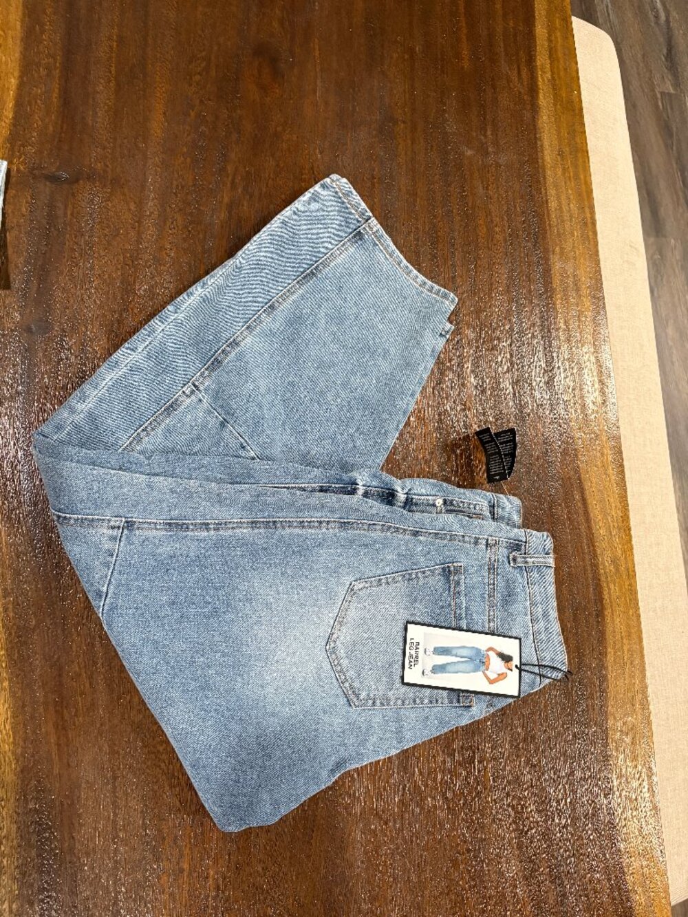 BCBGeneration BCBG Barrel Leg Jean Juniors sz 7/28 7 28 Denim Jeans NWT NEW